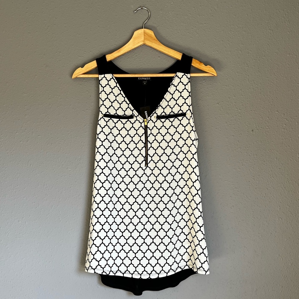 Express, Black and White Printed Sleeveless Blouse, NWT